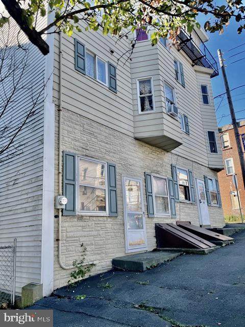 3 White Street - Photo 1