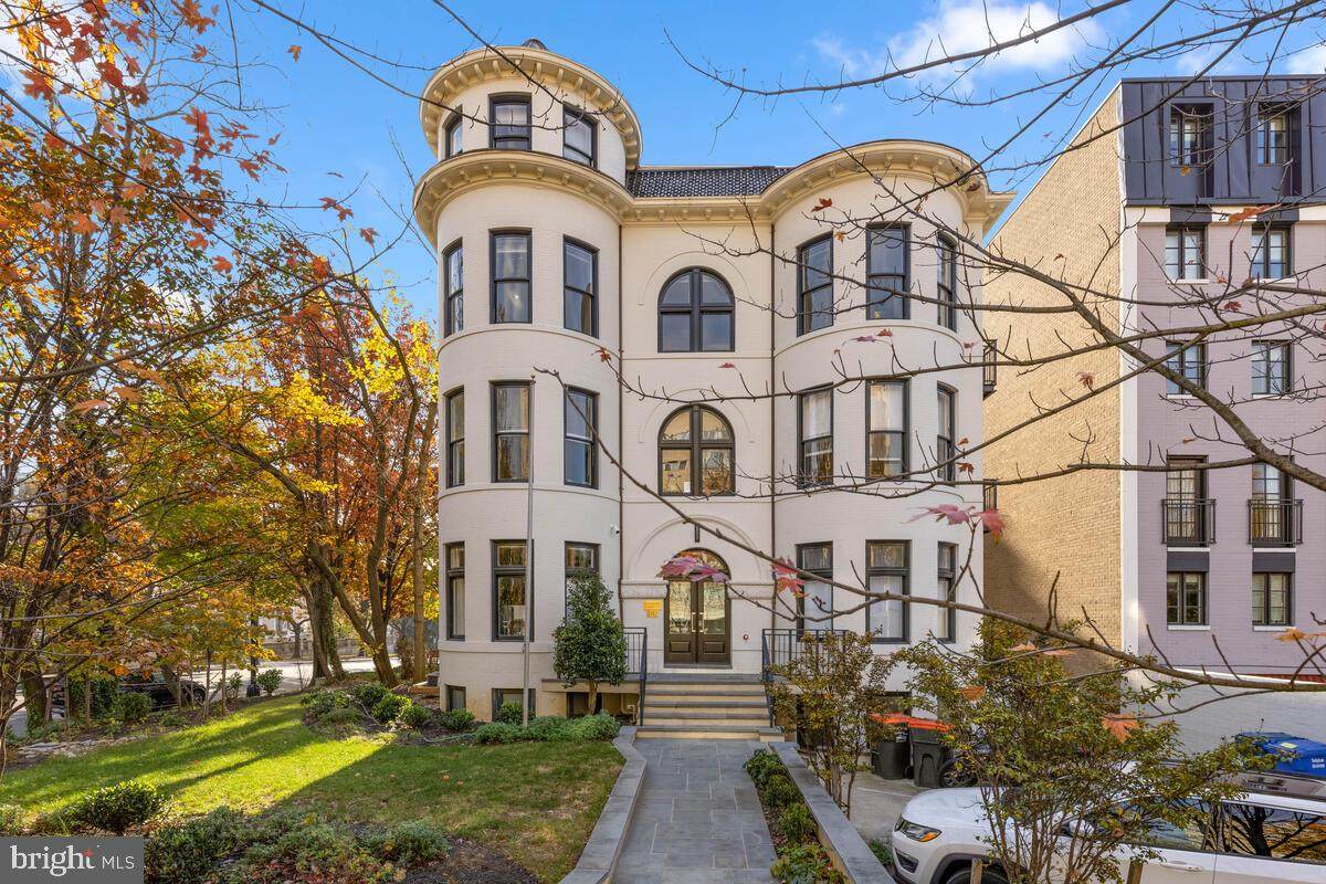 2112 Wyoming Avenue - Photo 1
