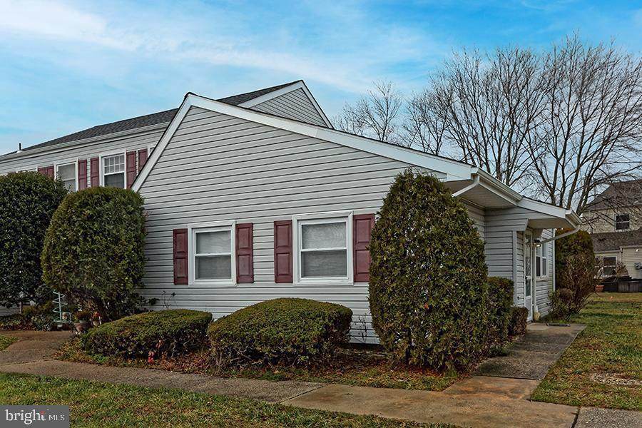 10 Gibraltar Court - Photo 1