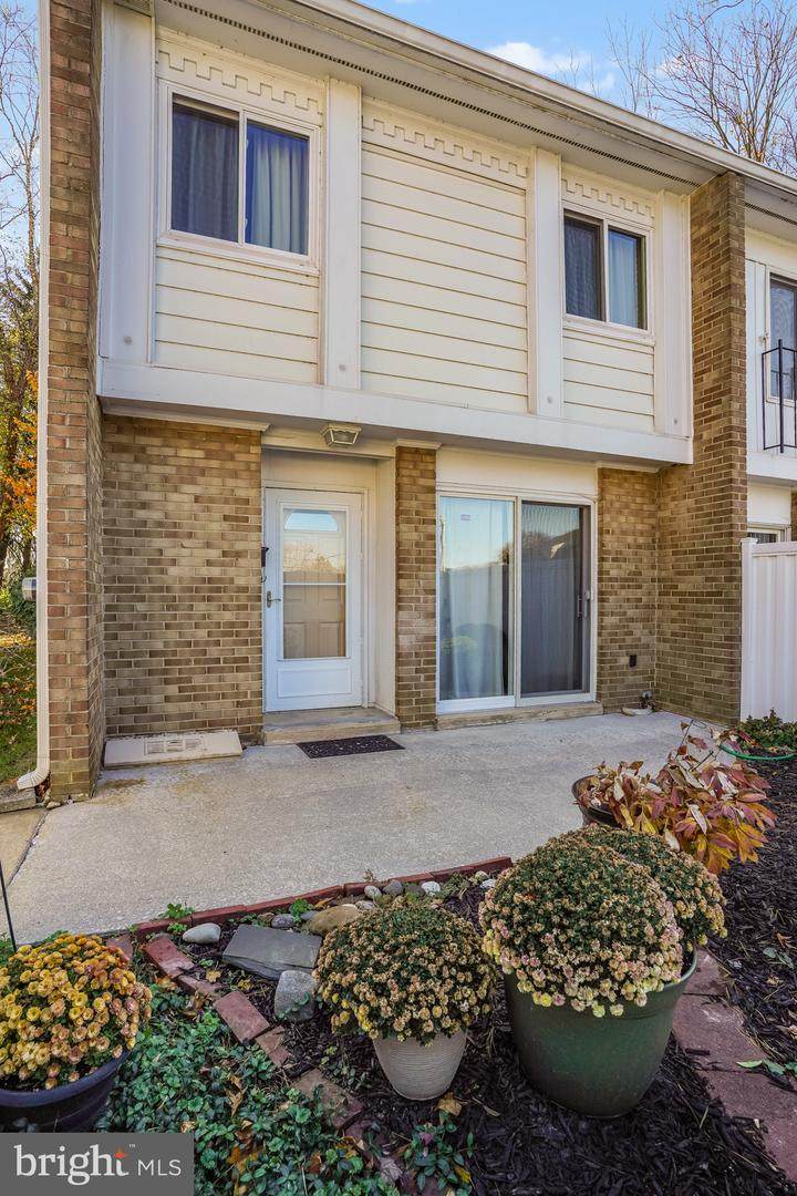 8 Dekalb Square - Photo 1