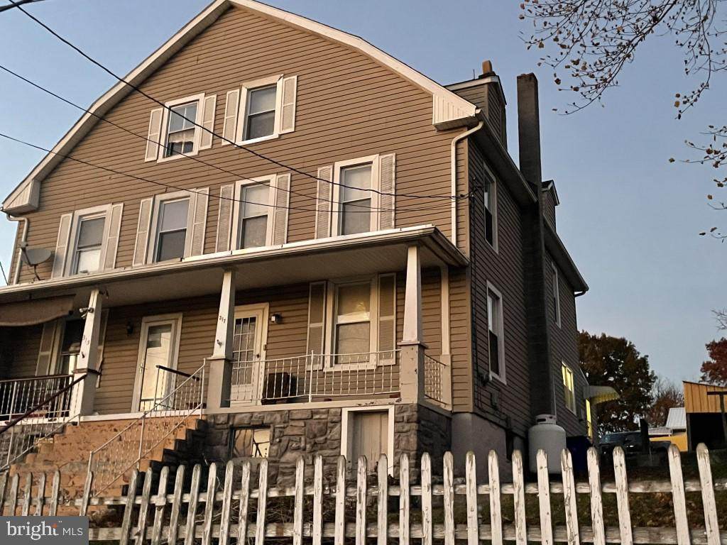 317 D Street - Photo 1