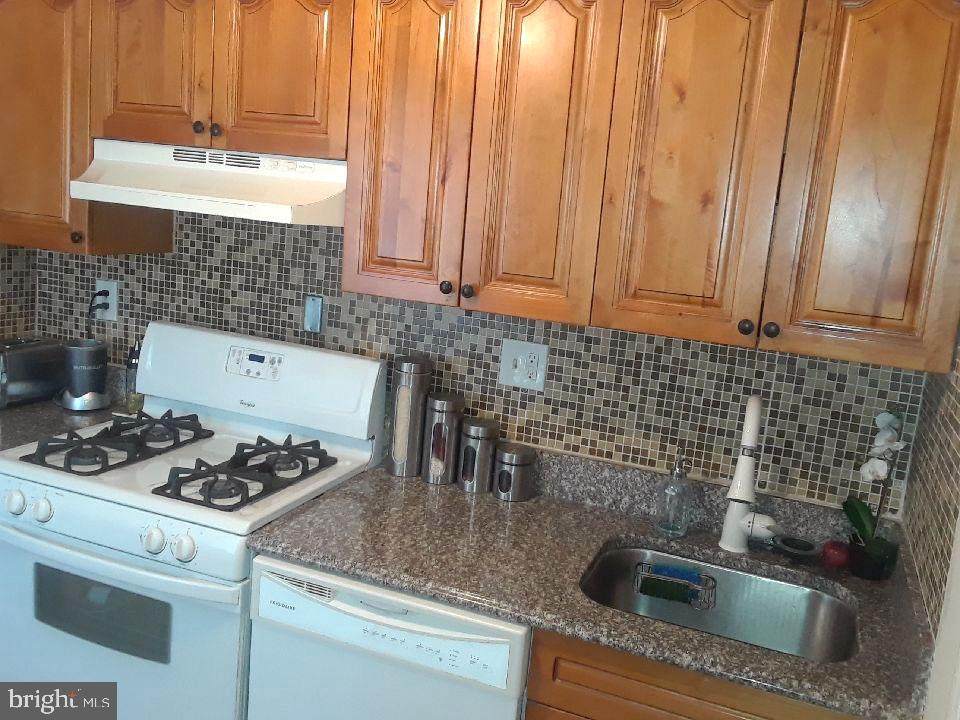 8503 Chestnut Oak Road - Photo 1