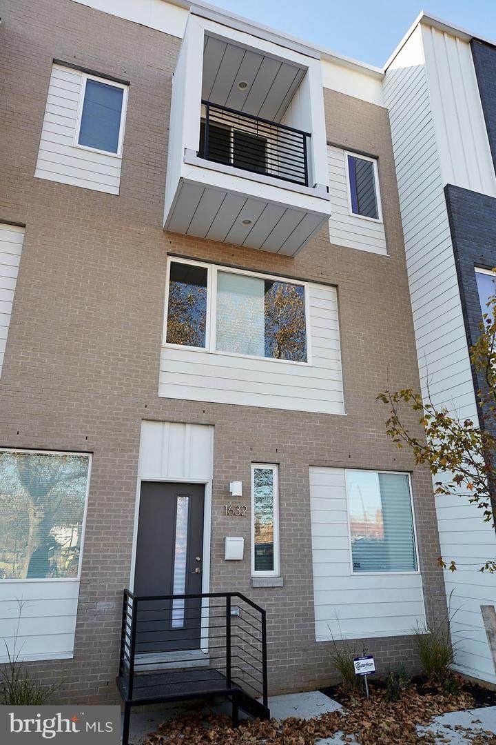 1632 5TH Street - Photo 1