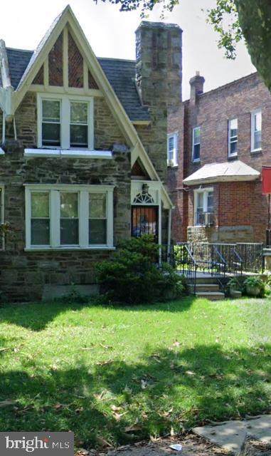 5726 Woodbine Avenue - Photo 1