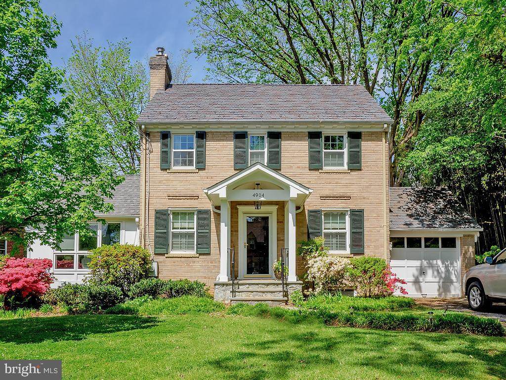 4904 Crescent Street - Photo 1