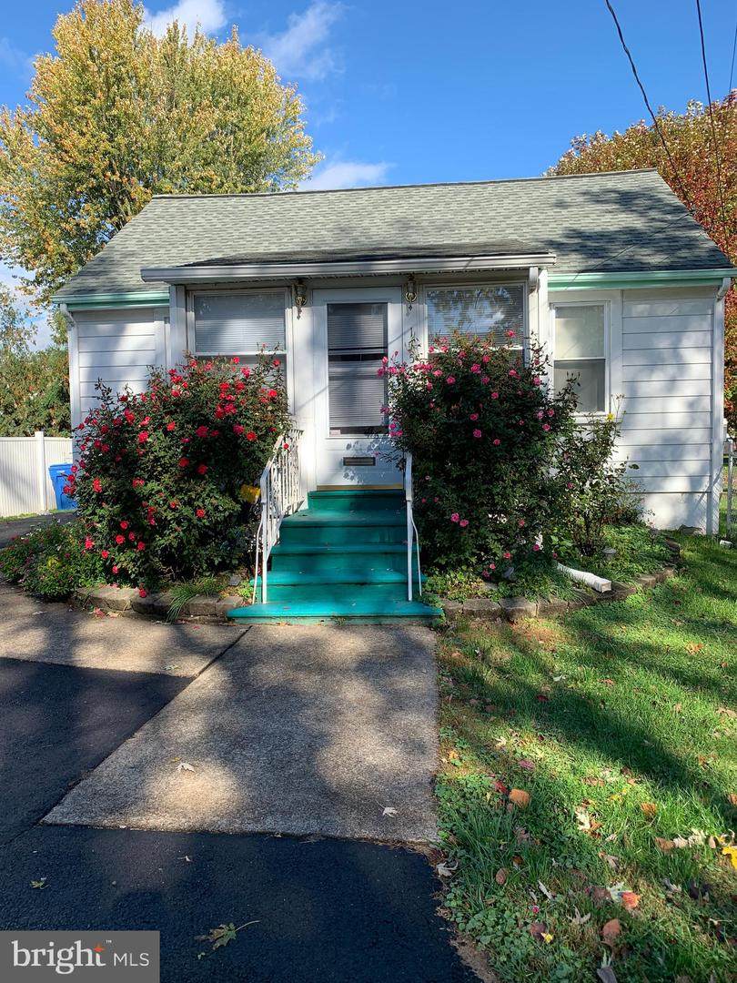 1759 Maple Avenue - Photo 1