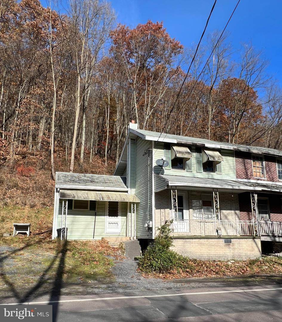 527 Mahanoy Avenue - Photo 1