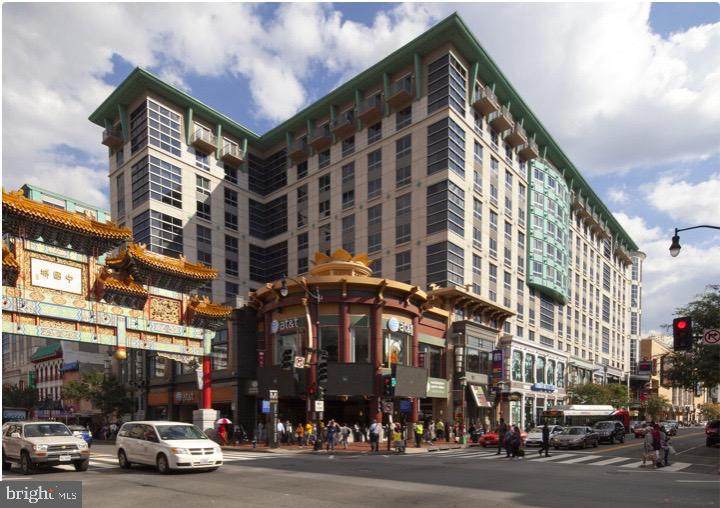 777 7TH Street - Photo 1