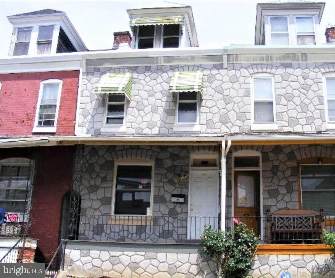 523 Birch Street - Photo 1