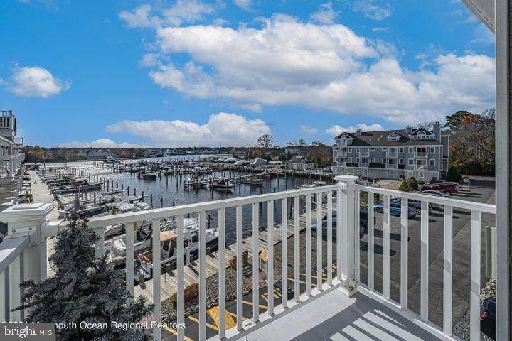 344 Harbor View - Photo 1