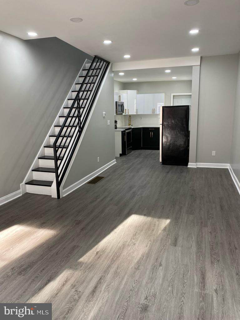 1229 Sergeant Street - Photo 1