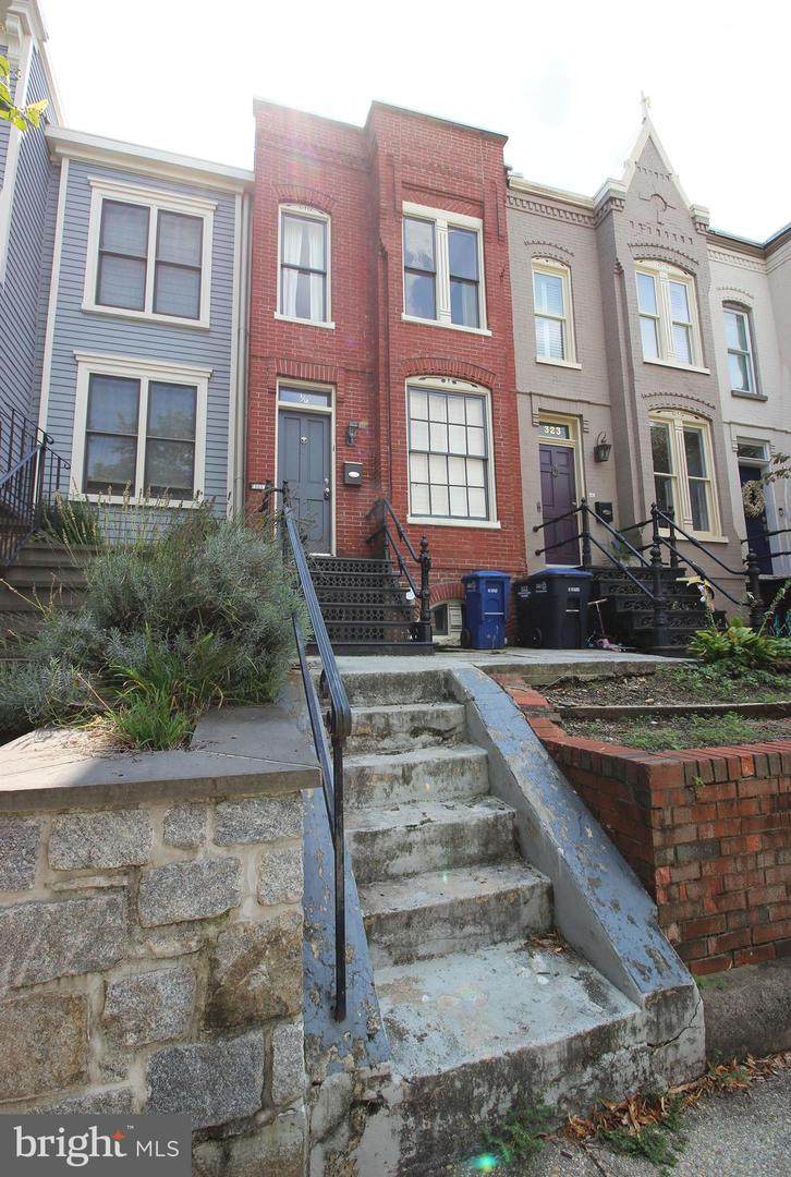 323.5 D Street - Photo 1