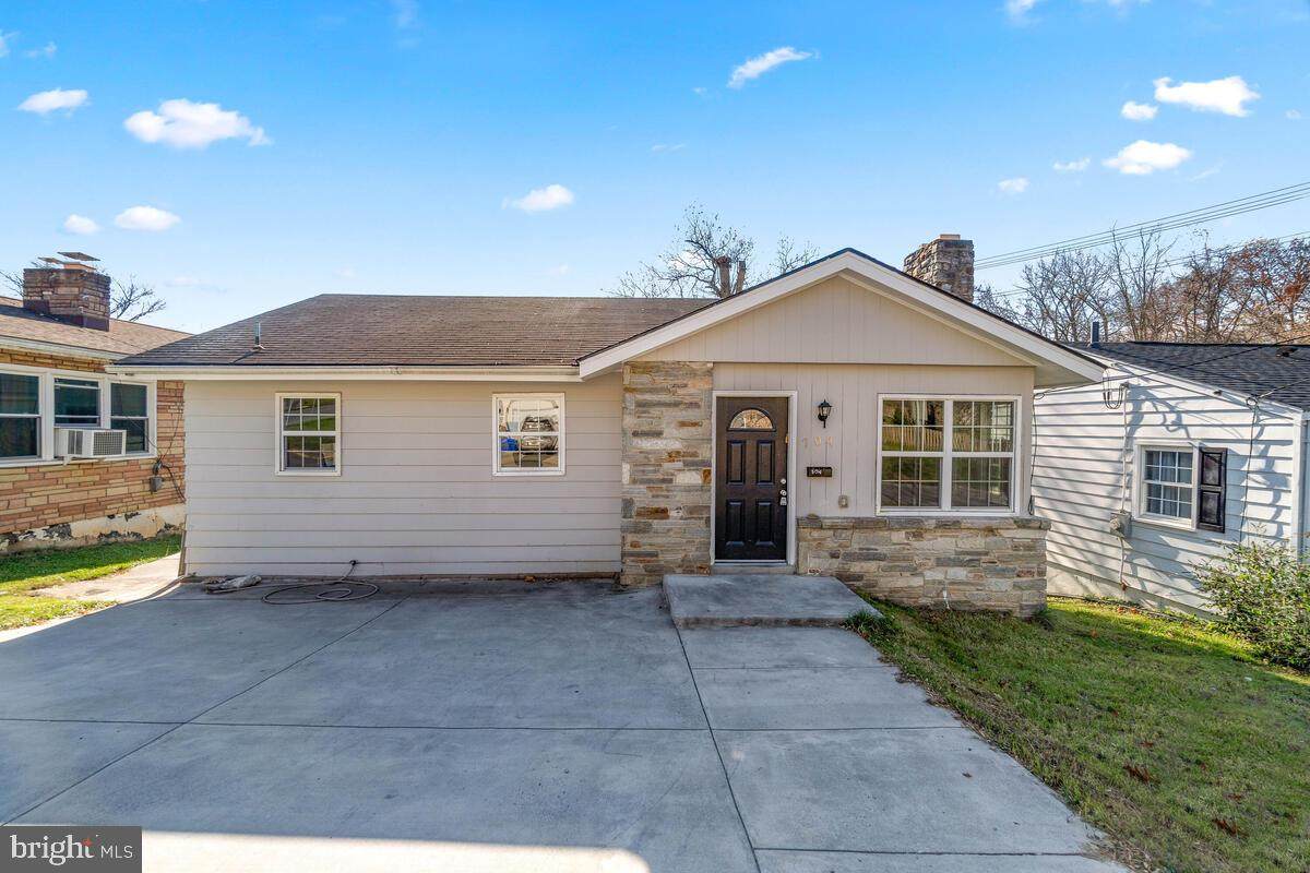 704 Brunswick Street - Photo 1
