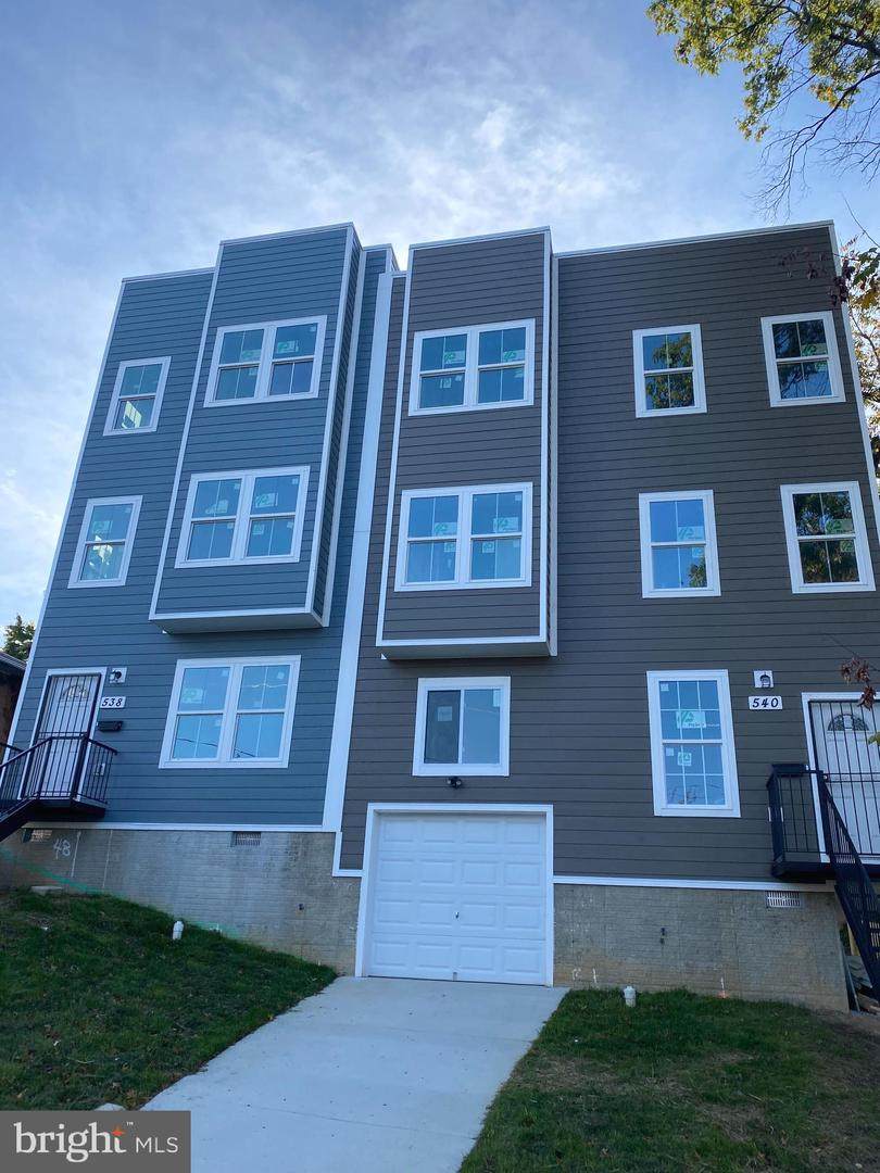 538 47TH Street - Photo 1