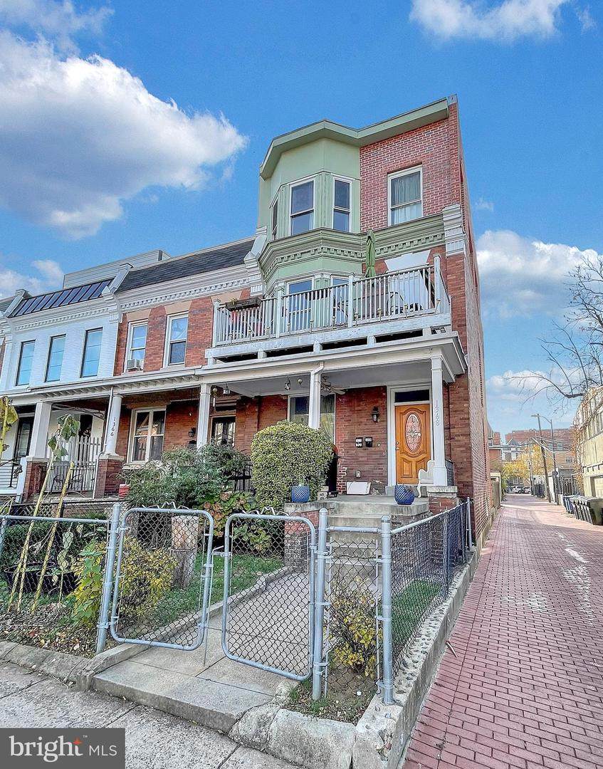 1368 Newton Street - Photo 1