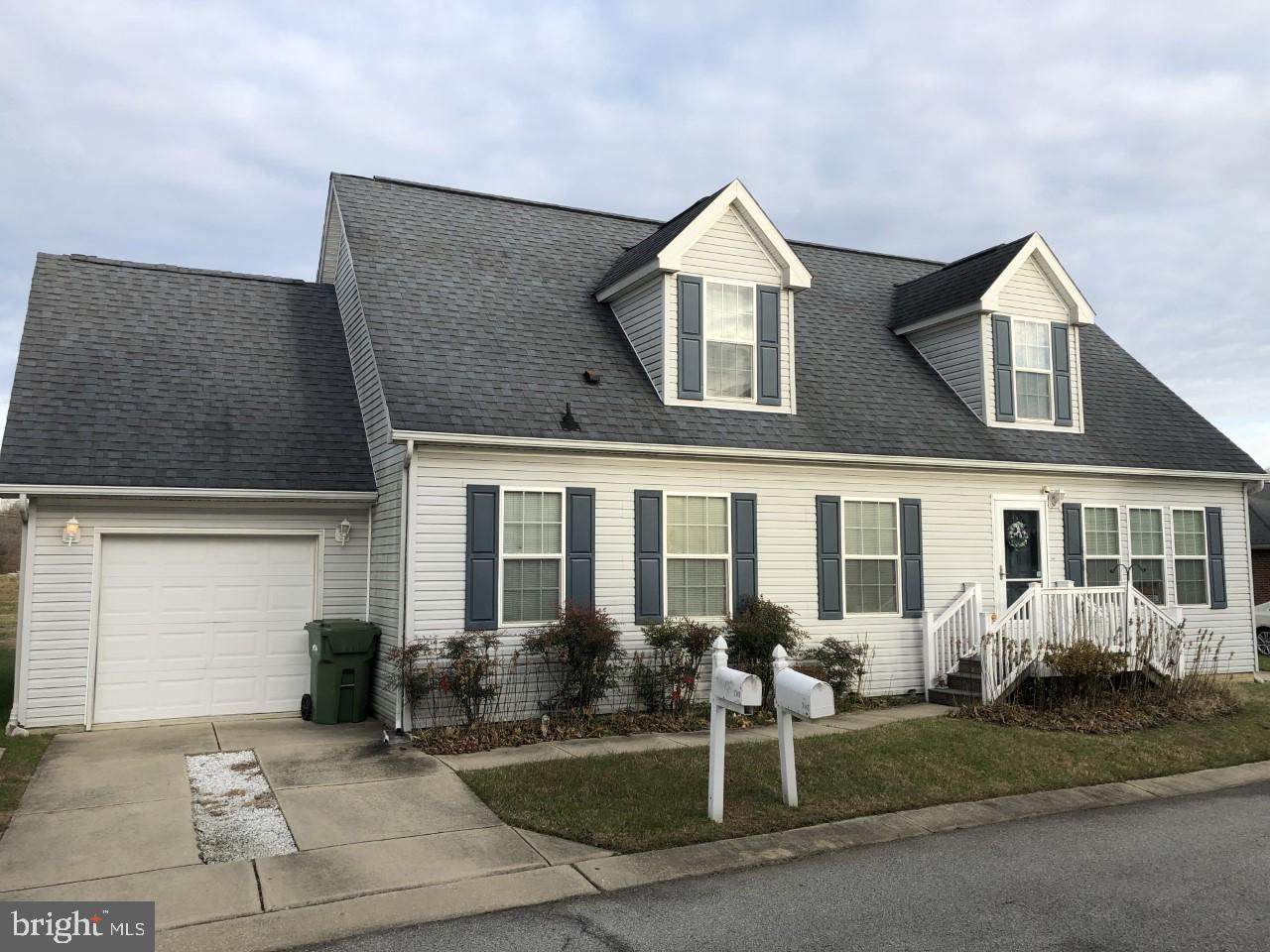 2140 Haleys Way - Photo 1