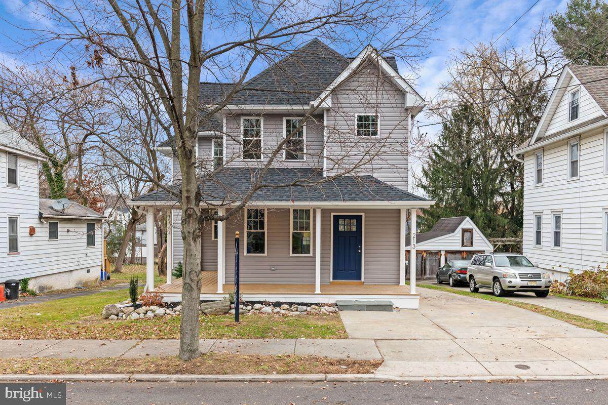 213 Douglass Avenue - Photo 1