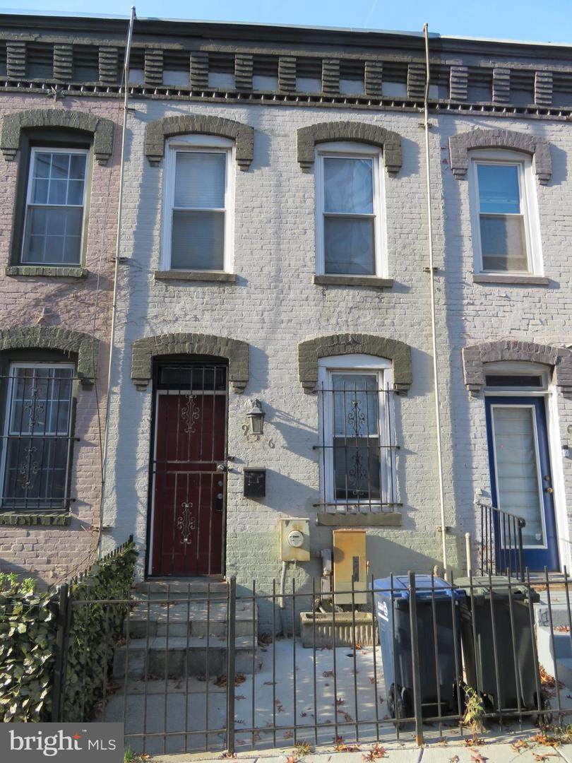 956 Florida Avenue - Photo 1