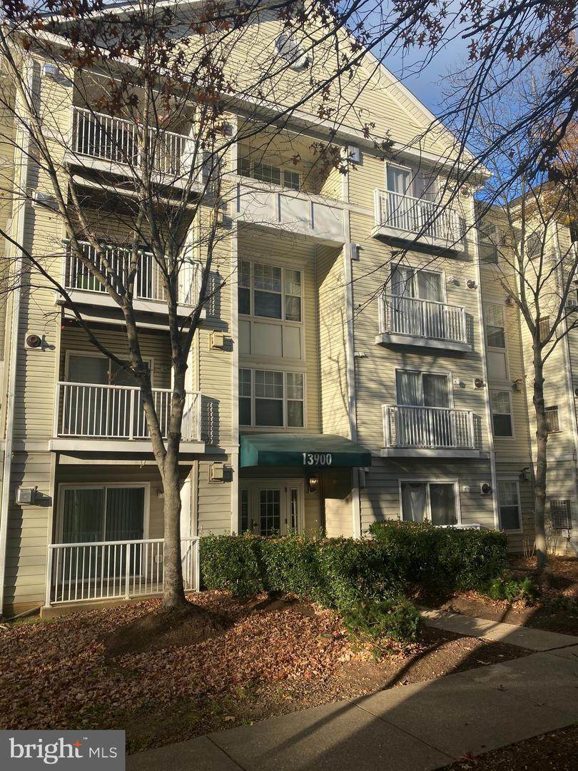 13900 Farnsworth Lane - Photo 1