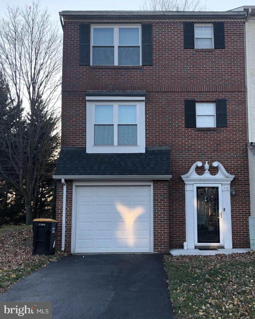10 Evlon Court - Photo 1