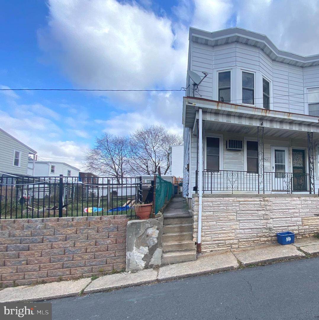 322 10TH Street - Photo 1