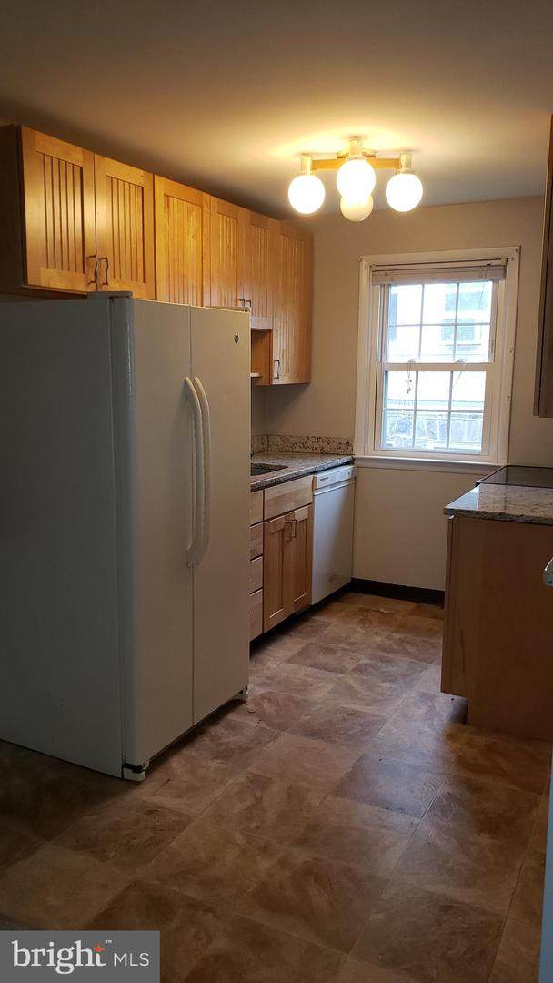 230 Essex Avenue - Photo 1