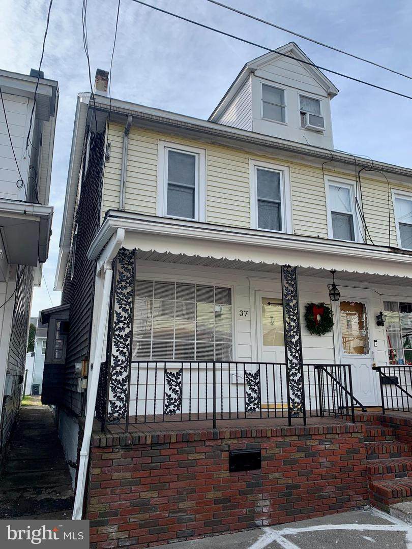 37 Macomb Street - Photo 1