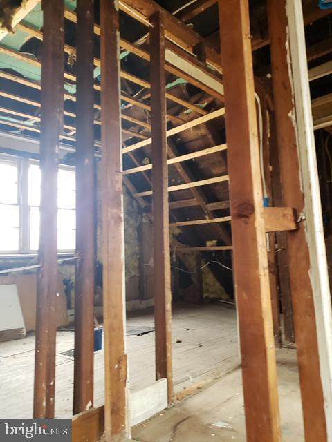 639 Roosevelt Avenue - Photo 1