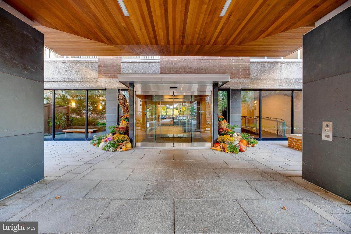 2939 Van Ness Street - Photo 1