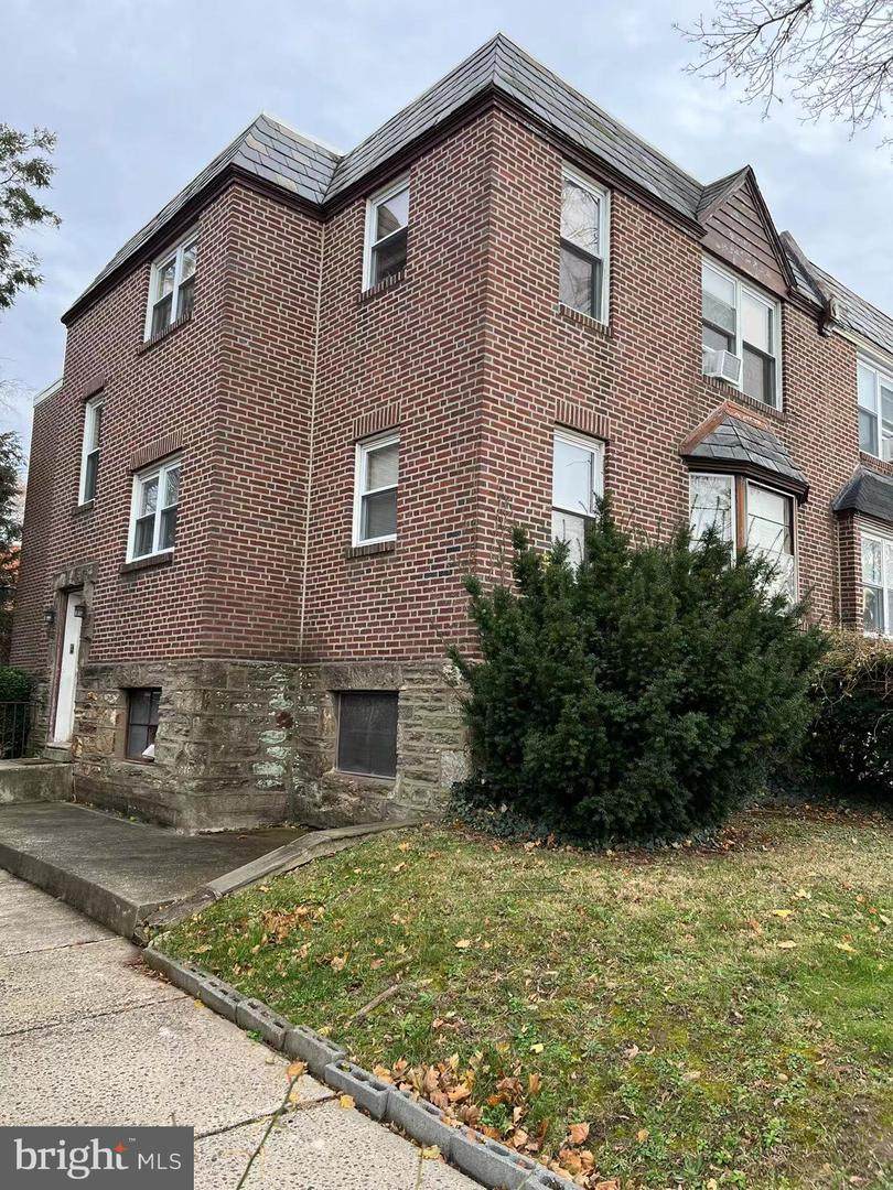 914 Sharpnack Street - Photo 1