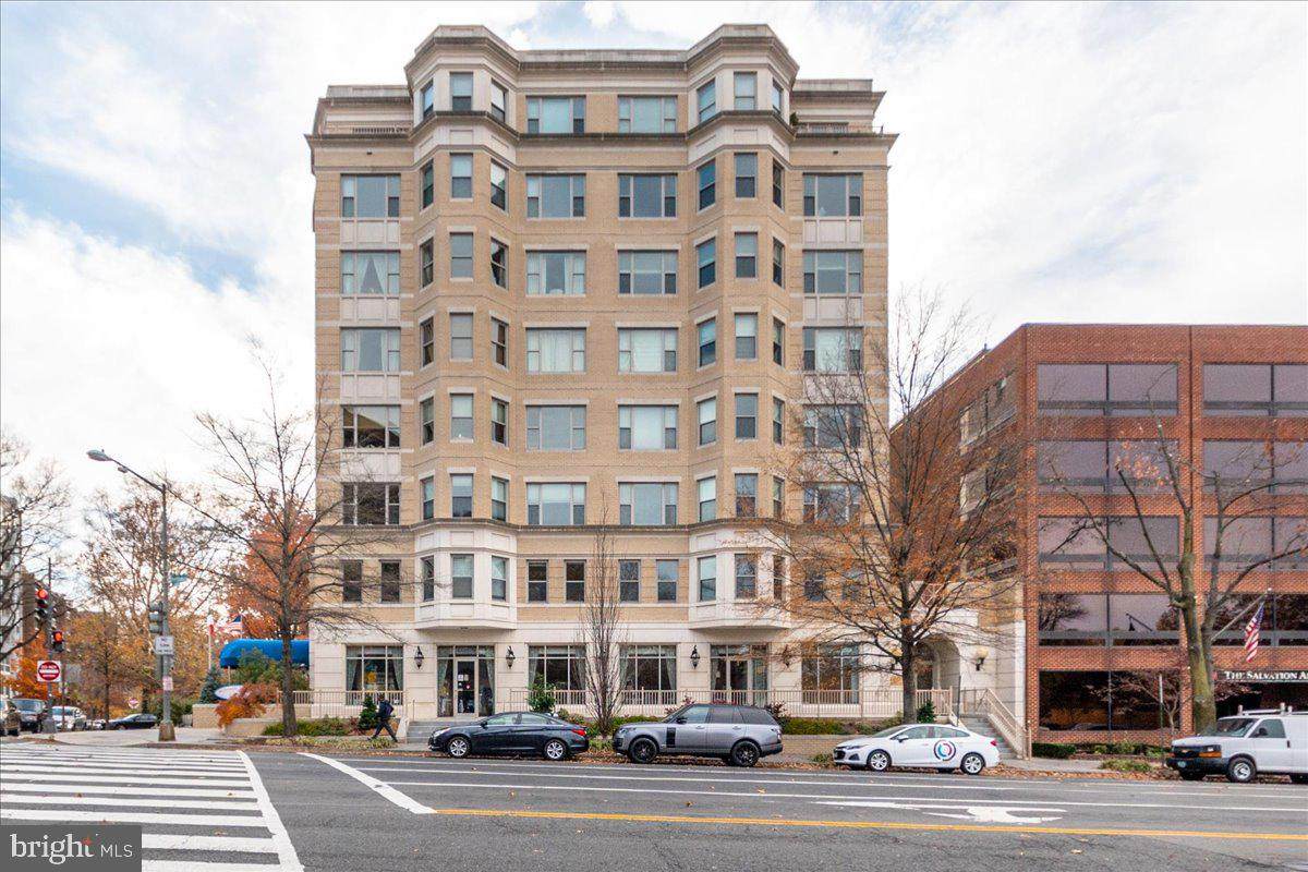 2600 Pennsylvania Avenue - Photo 1