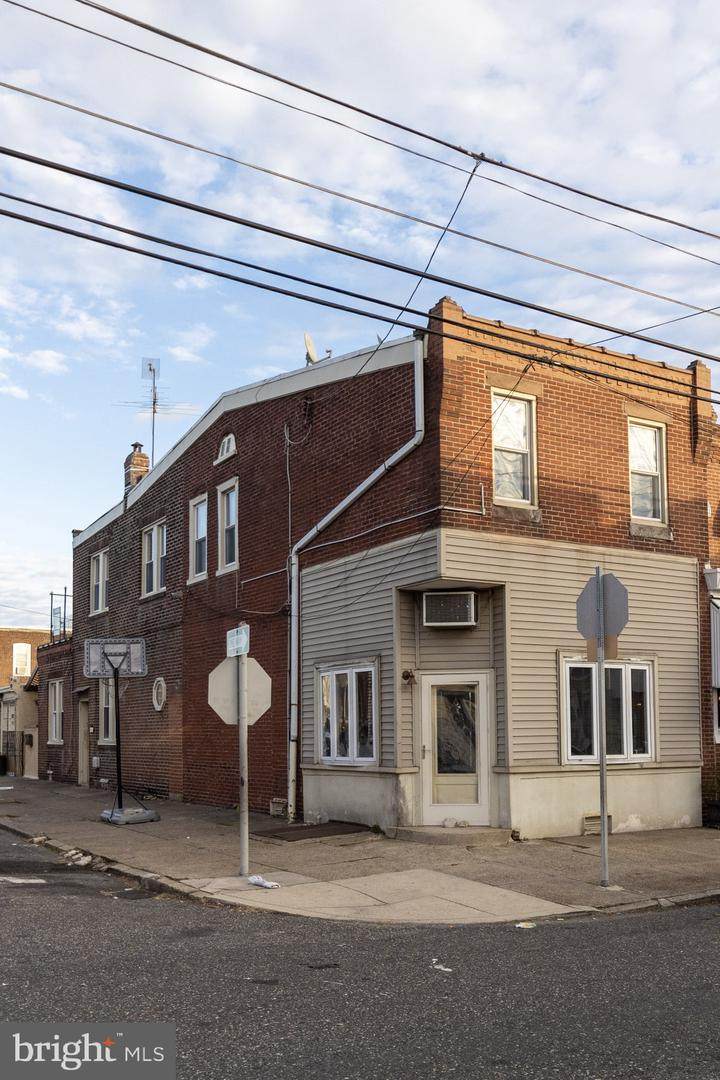 2401 Duncan Street - Photo 1