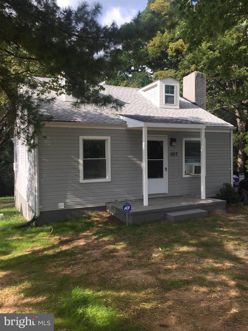 1517 Rollins Avenue - Photo 1