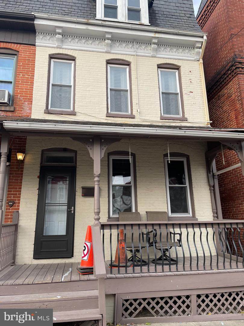 952 Duke Street - Photo 1