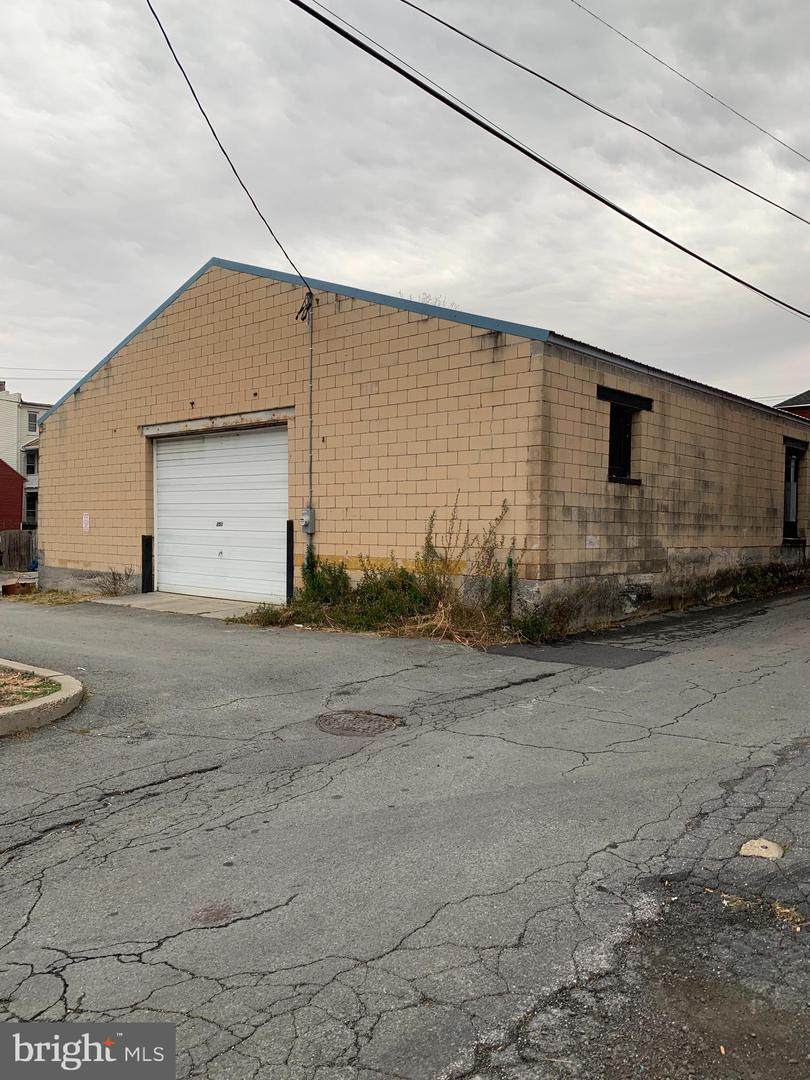 251 Avenue H - Photo 1
