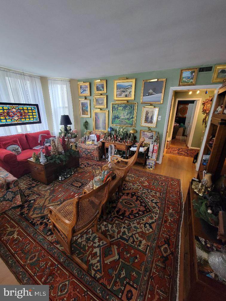 135 19TH Street - Photo 1