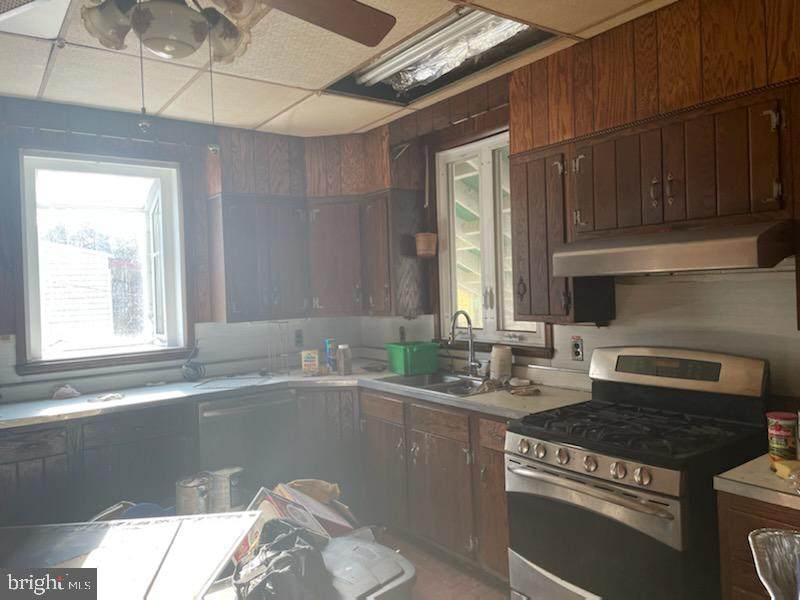 6604 7TH Street - Photo 1