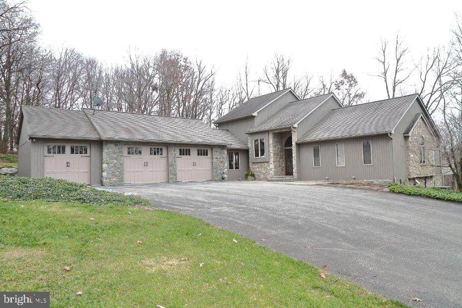 269 Heyberger Road - Photo 1