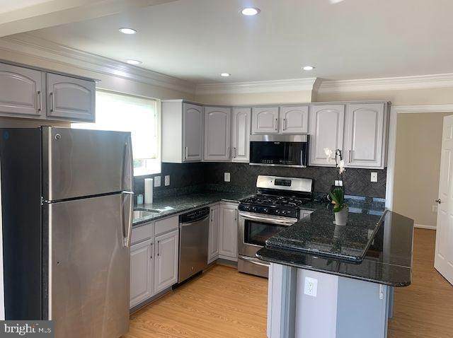 416 Veitch Street - Photo 1