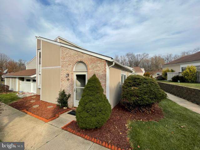 1534 Kensington Drive - Photo 1