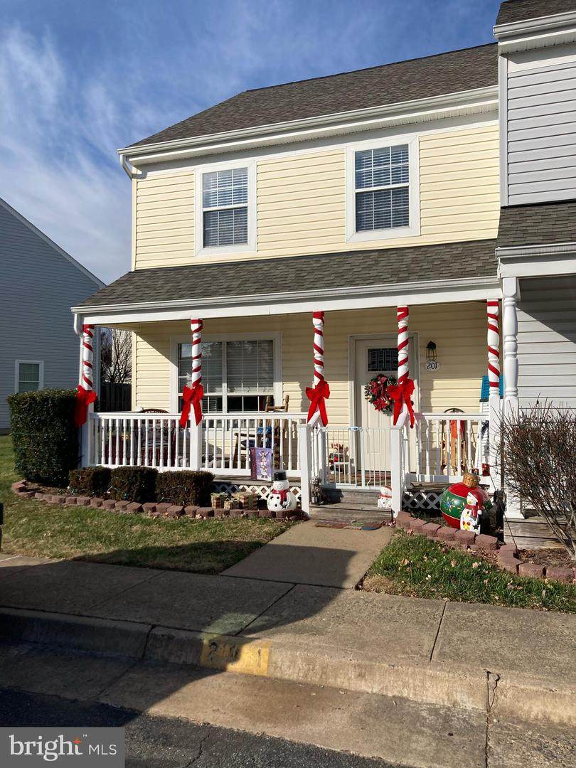 201 Surry Lane - Photo 1