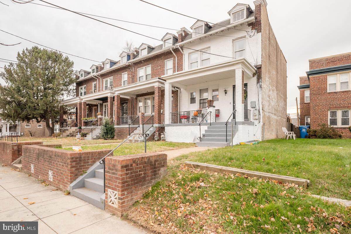 2706 6TH Street - Photo 1