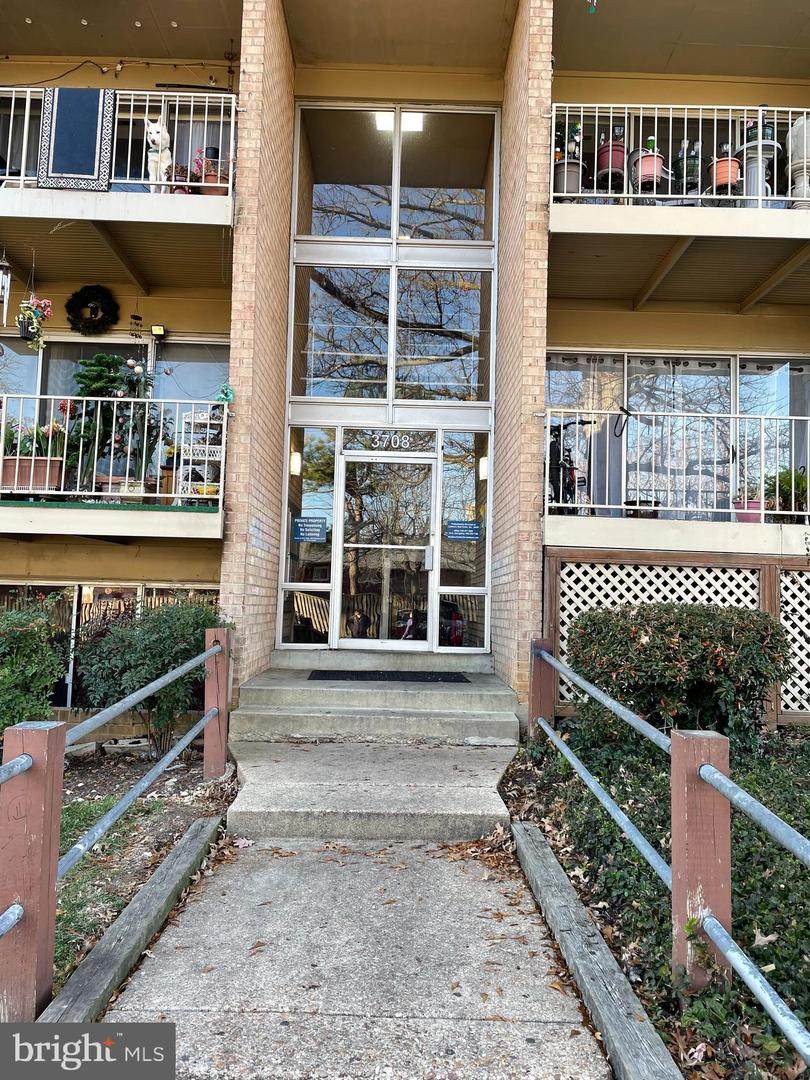 3708 Rosser Street - Photo 1