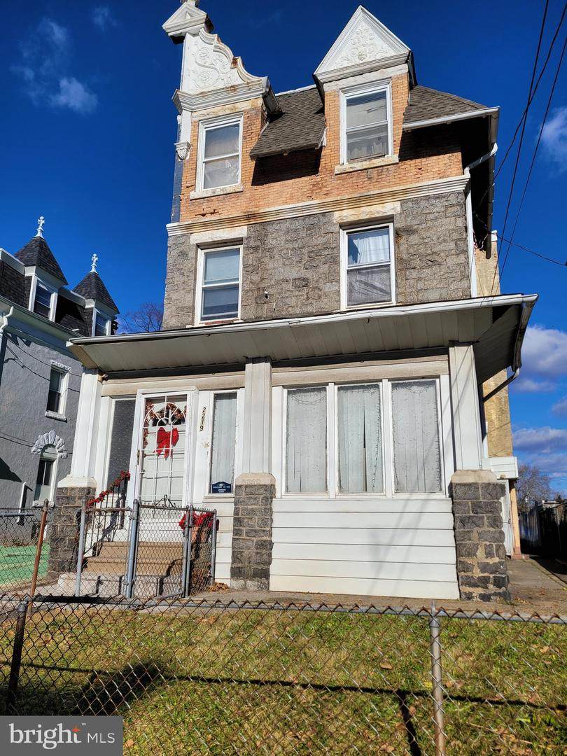 2219 Tioga Street - Photo 1