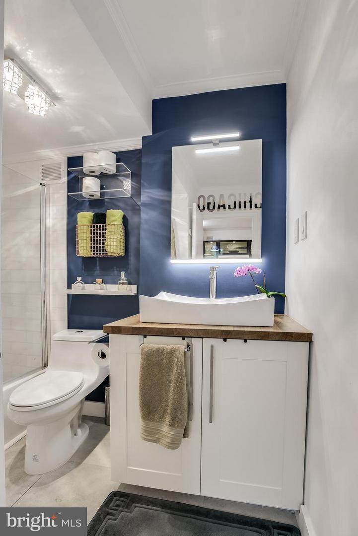 2201 L Street - Photo 1