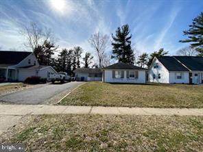 53 Manor Lane - Photo 1