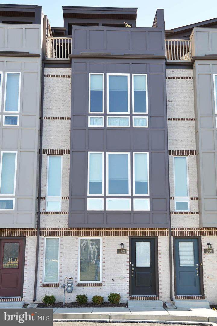 1502 Trafalgar Lane - Photo 1