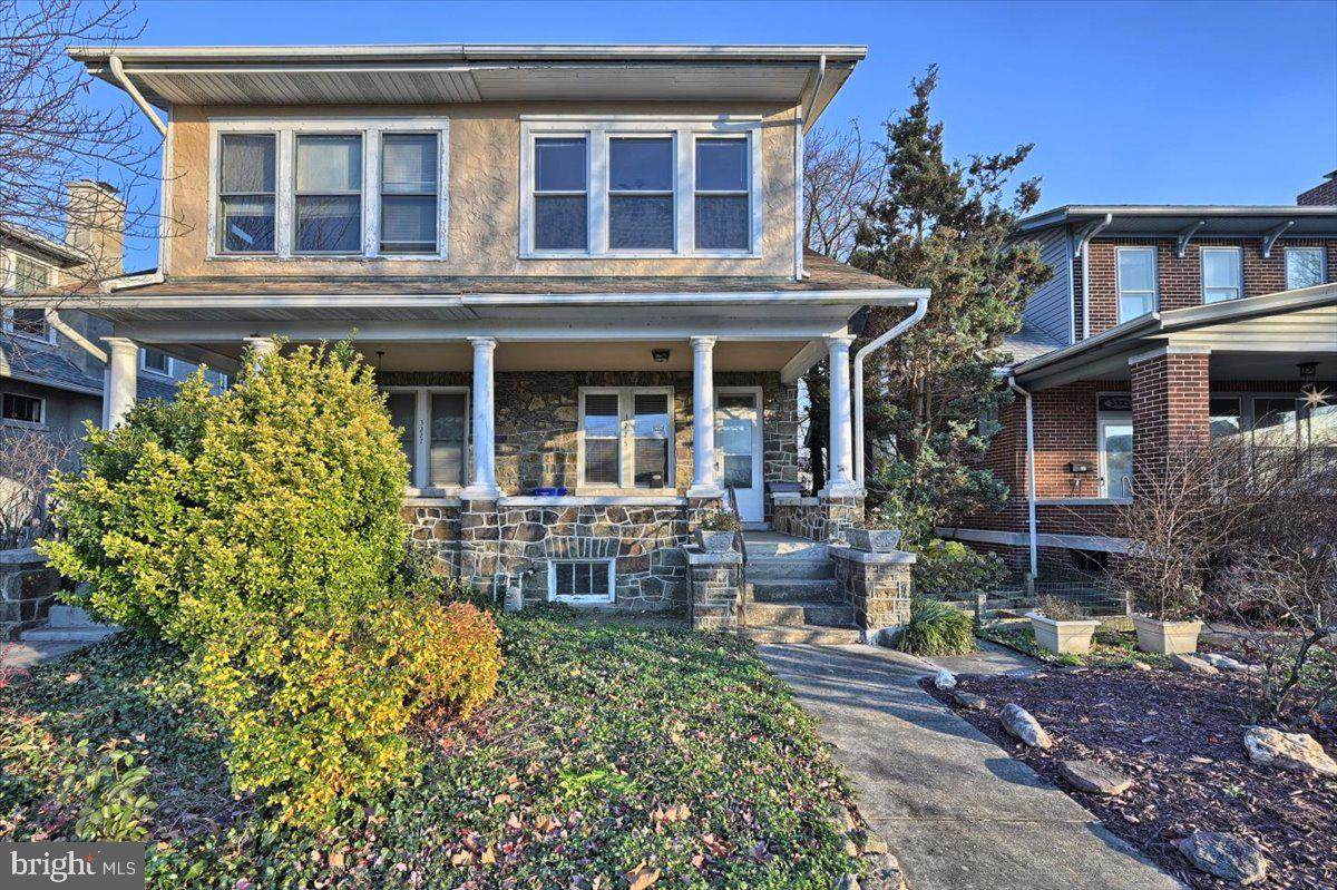 3225 2ND Street - Photo 1