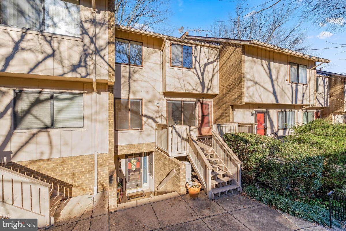 2671 Glengyle Drive - Photo 1