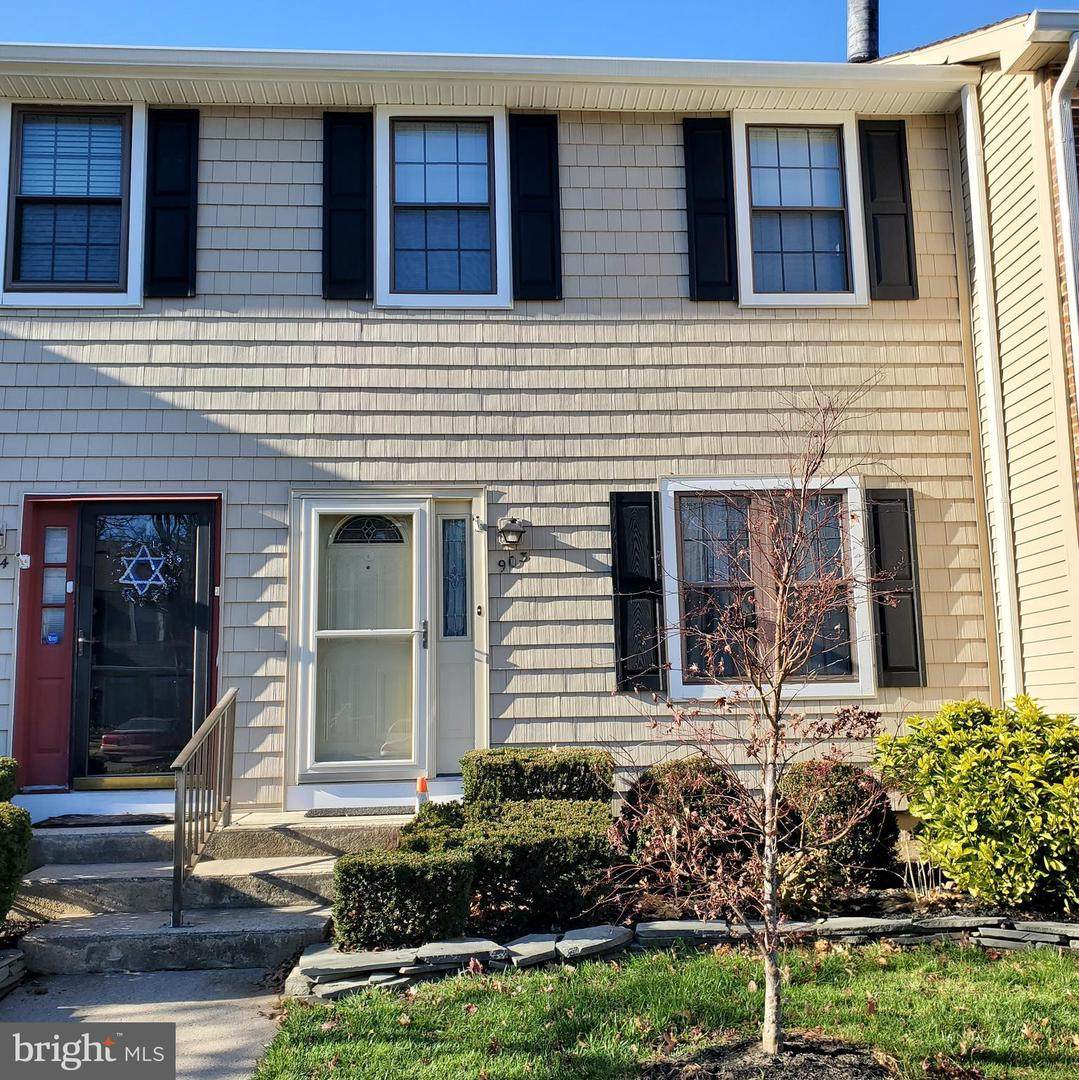903 Kings Croft - Photo 1